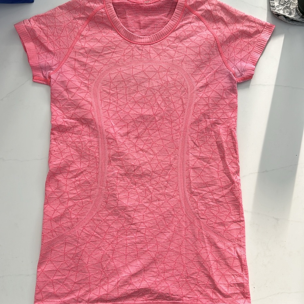 Lululemon swiftly tech shirt